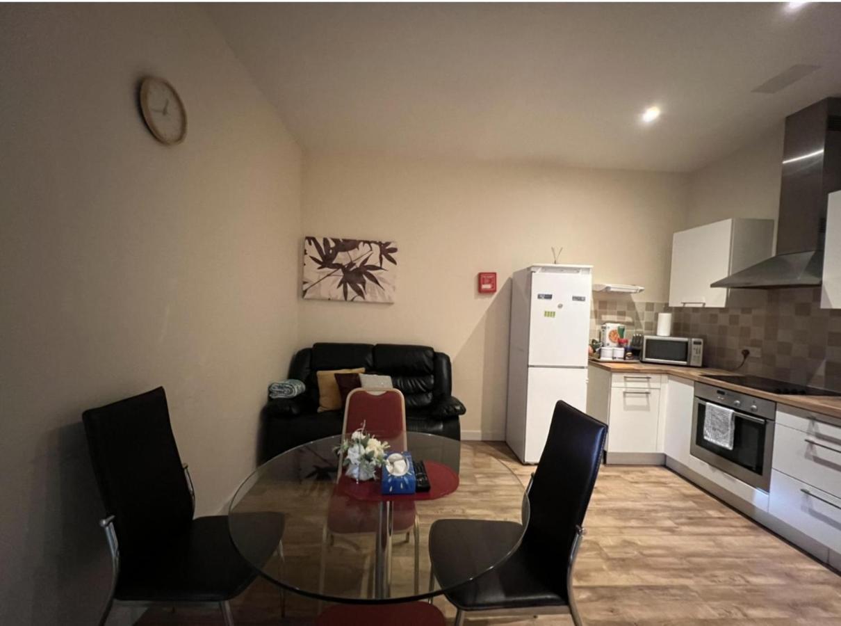 Aberdeen Stay Central 2-Bedrooms Apt-No Party Exterior foto